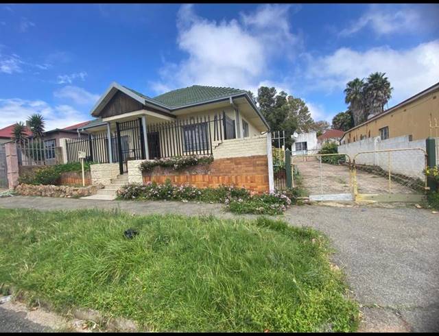 3 BEDROOM HOUSE FOR SALE IN REGENTS PARK